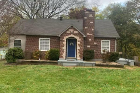 House, Near Downtown with Fenced Back Yard!!!!
